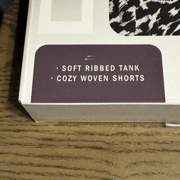 New DKNY Tank and Short Set Large - Picture 3 of 4